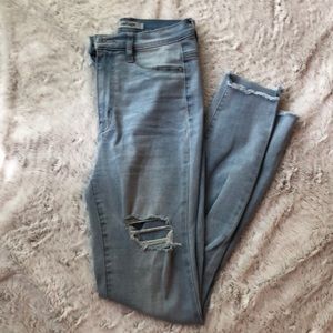 Distressed High Rise Light Wash Jeans